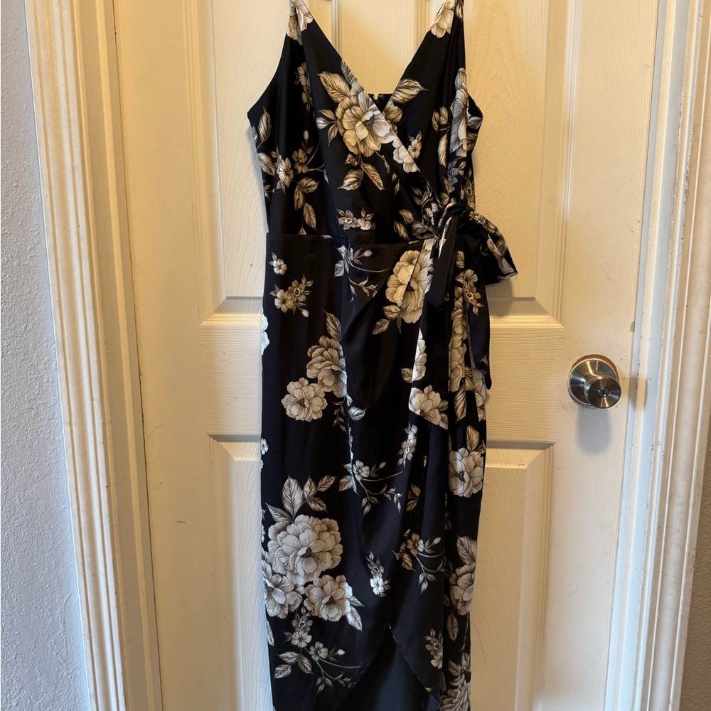 Express Black and White Floral Midi Dress